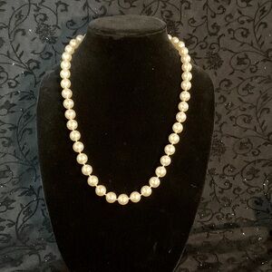 Elegant Gold Pearl Necklace